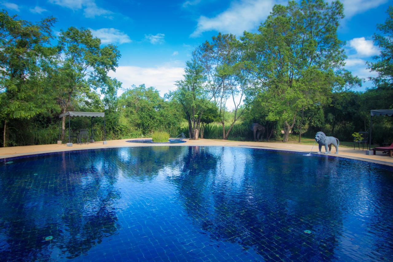 The Elephant Corridor Hotel Sigiriya Exterior photo