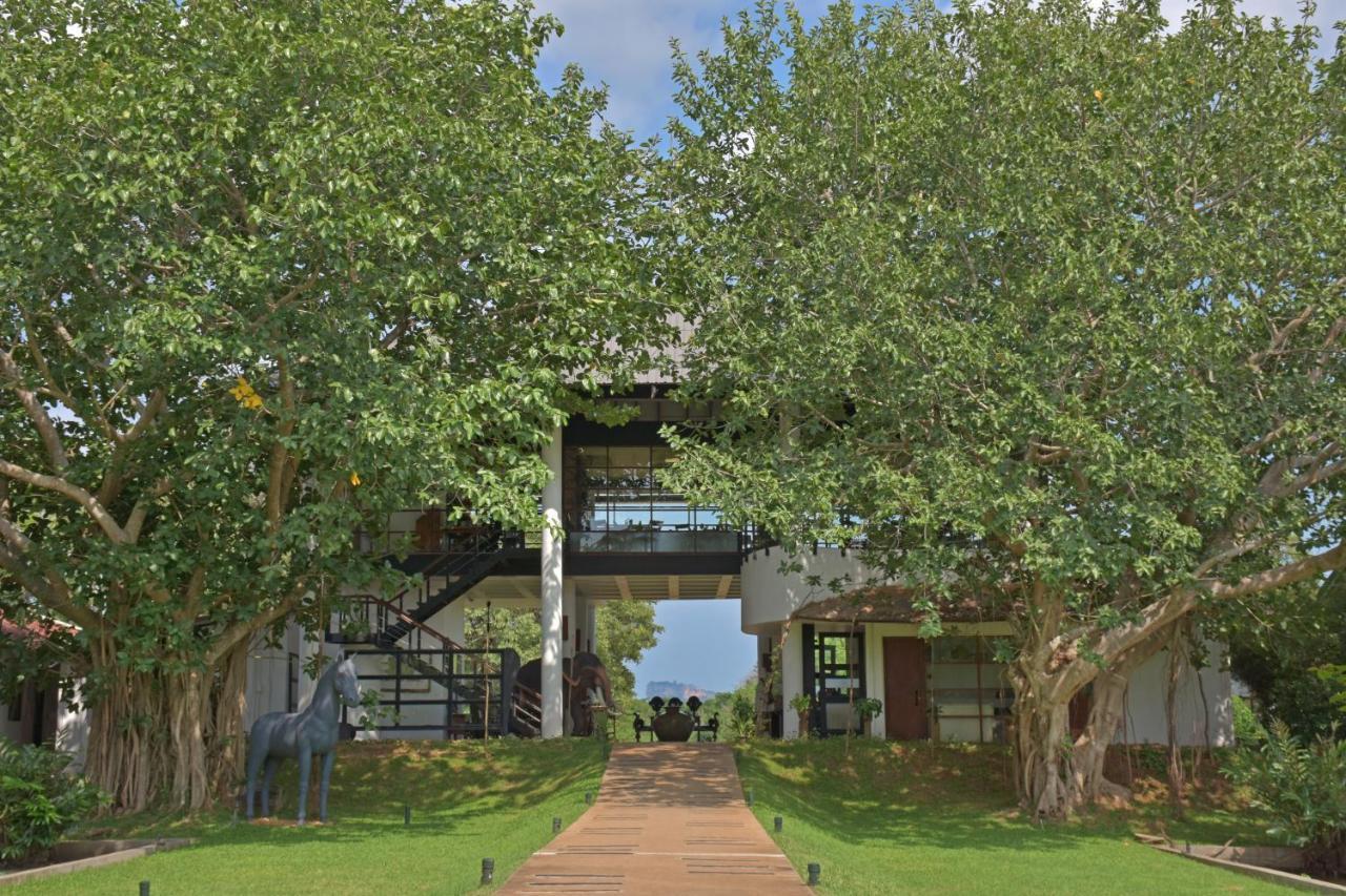 The Elephant Corridor Hotel Sigiriya Exterior photo